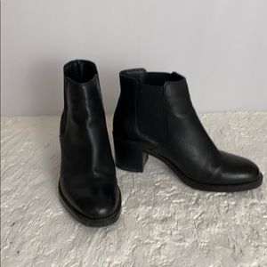 Clarks Chelsea boot black